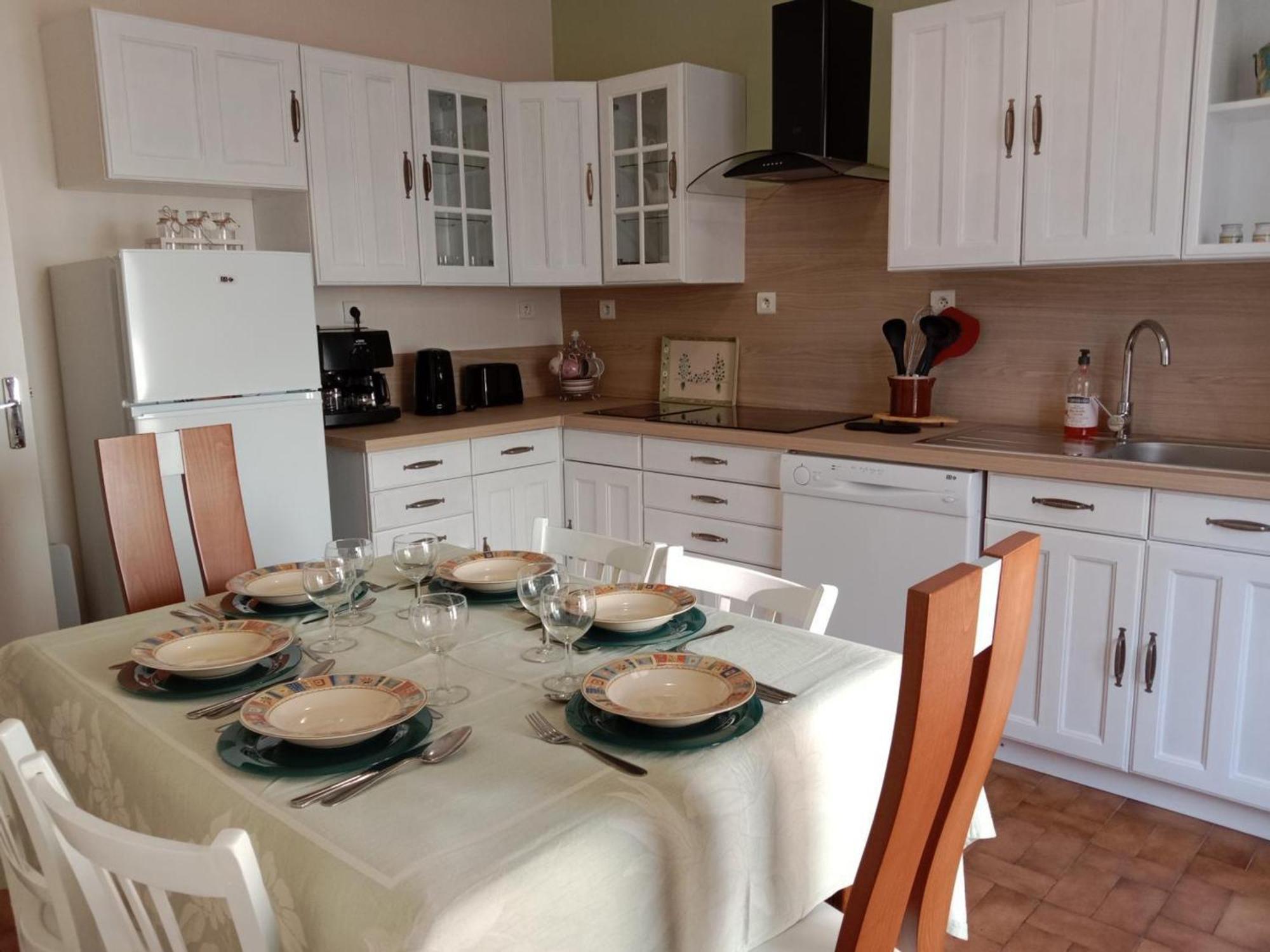 Maison Renovee Proche Vichy : 3 Chambres, Cour Fermee, Tout Inclus, Ideal Curistes Et Activites Naturelles - Fr-1-489-481 Bellerive-sur-Allier Exterior foto
