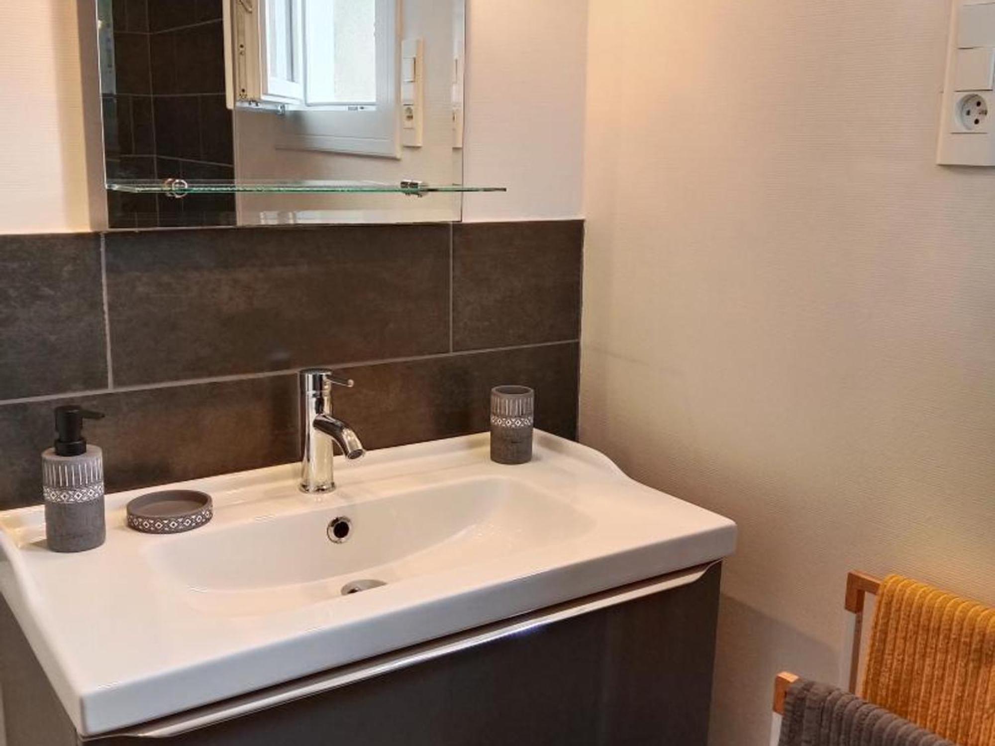 Maison Renovee Proche Vichy : 3 Chambres, Cour Fermee, Tout Inclus, Ideal Curistes Et Activites Naturelles - Fr-1-489-481 Bellerive-sur-Allier Exterior foto